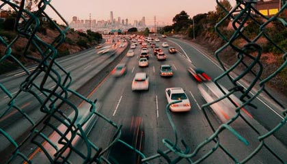 星空体育-澳大利亚站结束直接飞，维斯塔潘乘私人飞机清晨抵达虹桥，上海进入F1 时间！